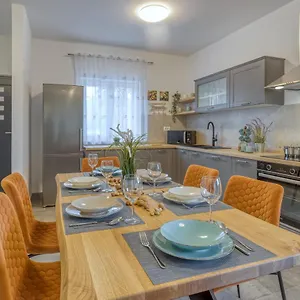 Mario & Ana House , Pićan Kroatien